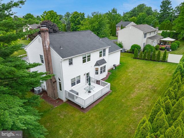 4480 JASMINE DR, Bethlehem, PA 18020