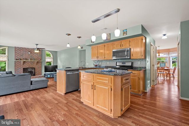 4480 JASMINE DR, Bethlehem, PA 18020