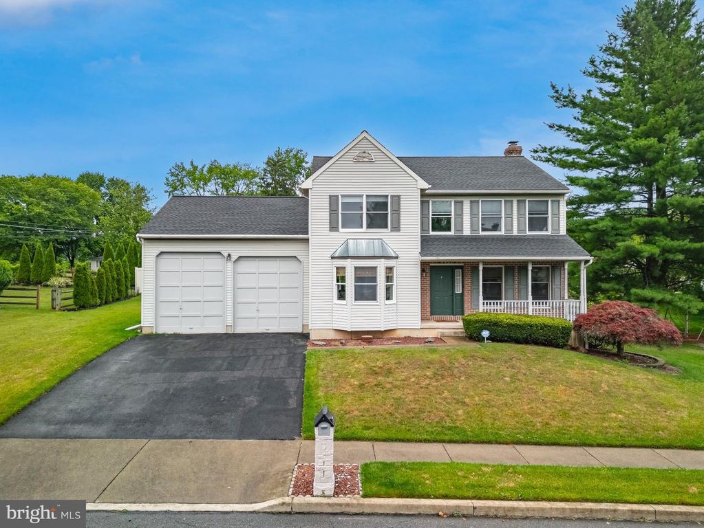 4480 JASMINE DR, Bethlehem, PA 18020