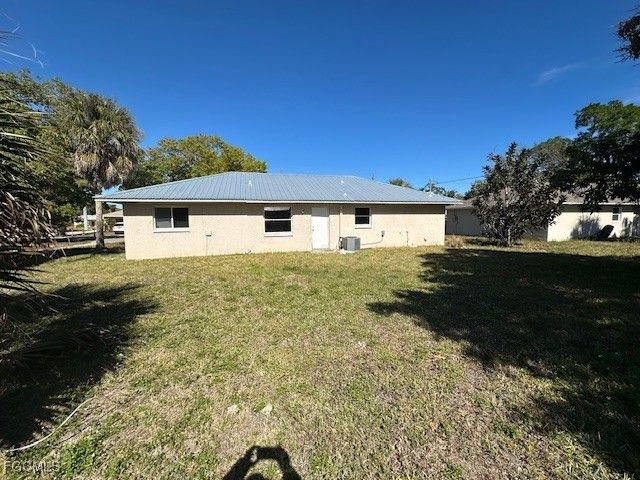 2816 Economy ST, Fort Myers, FL 33916