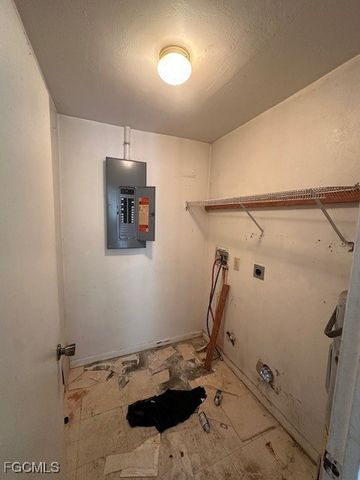 2816 Economy ST, Fort Myers, FL 33916