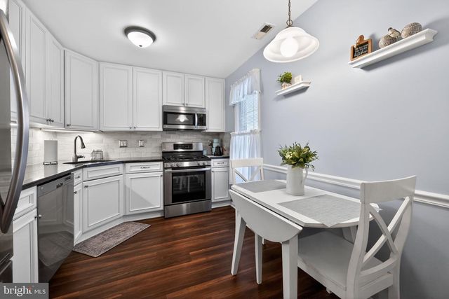 76 GRANDVIEW DR, Ivyland, PA 18974