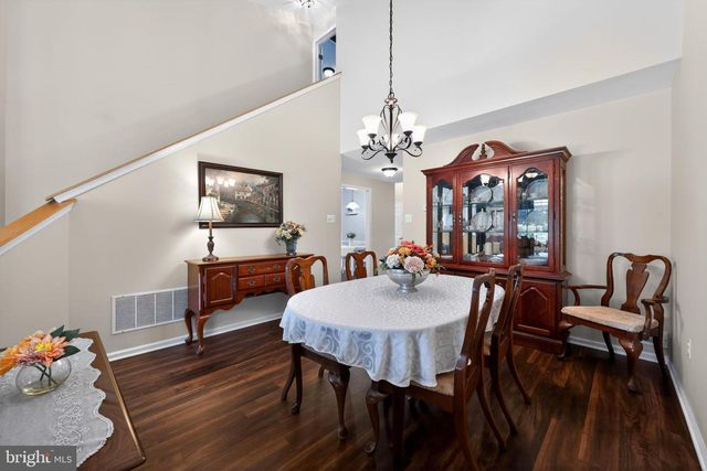76 GRANDVIEW DR, Ivyland, PA 18974
