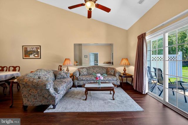 76 GRANDVIEW DR, Ivyland, PA 18974