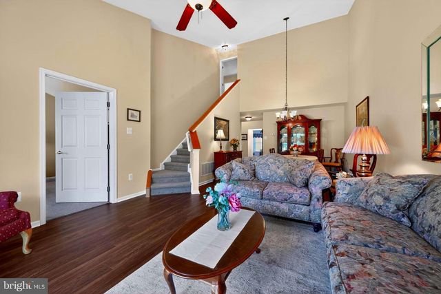 76 GRANDVIEW DR, Ivyland, PA 18974