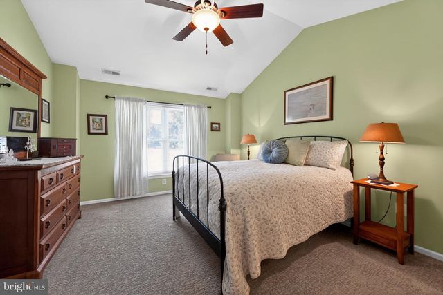 76 GRANDVIEW DR, Ivyland, PA 18974