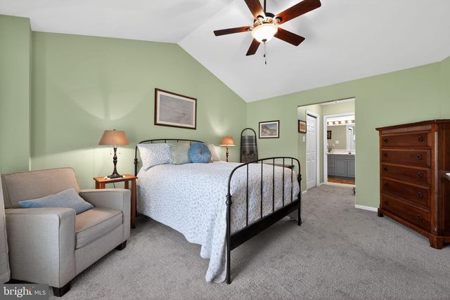 76 GRANDVIEW DR, Ivyland, PA 18974