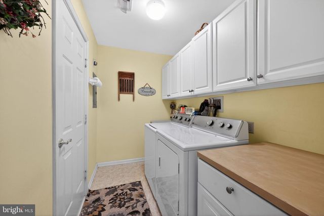 76 GRANDVIEW DR, Ivyland, PA 18974