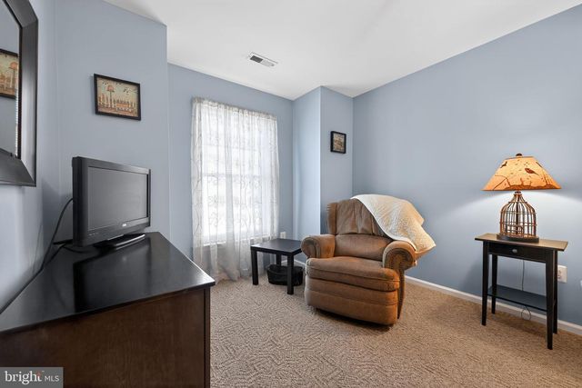 76 GRANDVIEW DR, Ivyland, PA 18974