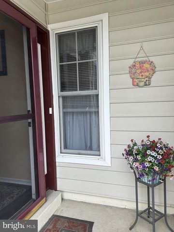 76 GRANDVIEW DR, Ivyland, PA 18974