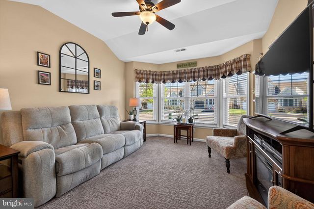 76 GRANDVIEW DR, Ivyland, PA 18974