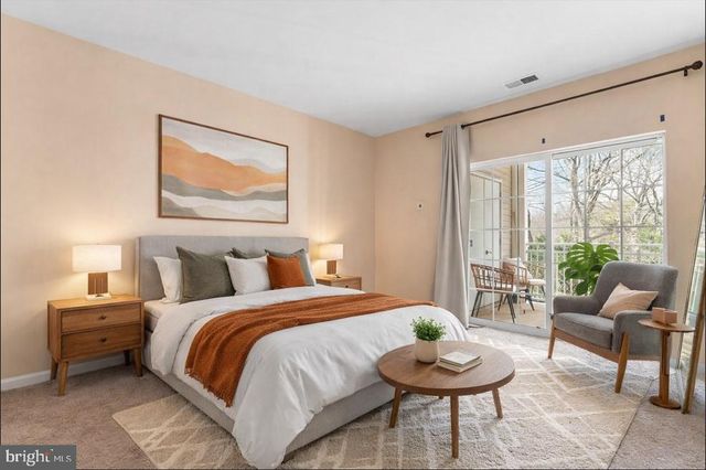 234 BREEDERS CUP DR, Cherry Hill, NJ 08002