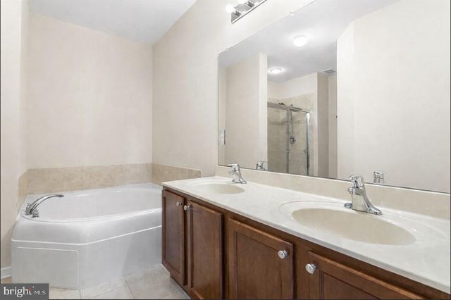 234 BREEDERS CUP DR, Cherry Hill, NJ 08002