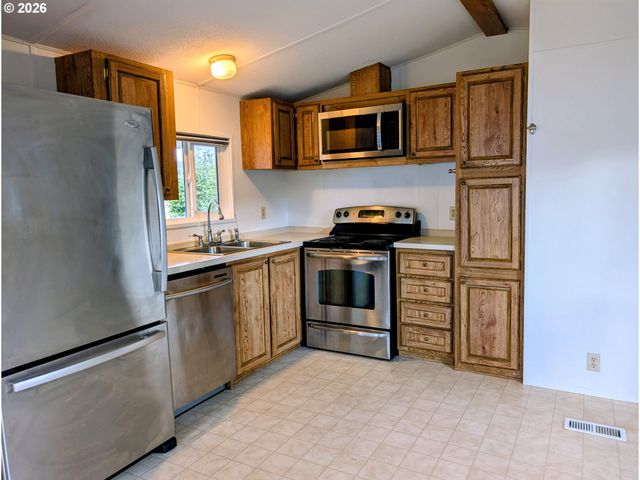 15411 Se MILL PLAIN Blvd A-9, Vancouver, WA 98684