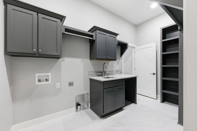 14125 E Willowgreen Cir, Wichita, KS 67230