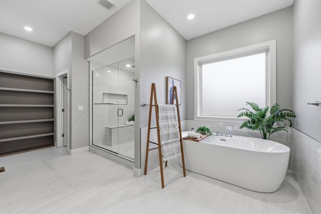 14125 E Willowgreen Cir, Wichita, KS 67230