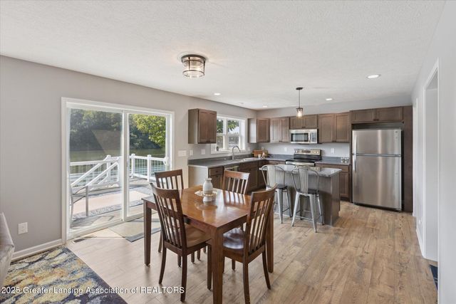 4313 Gold Dust Point, Perrinton, MI 48871