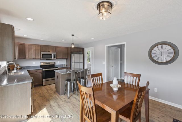 4313 Gold Dust Point, Perrinton, MI 48871