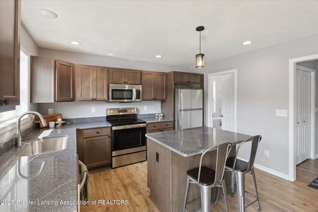 4313 Gold Dust Point, Perrinton, MI 48871