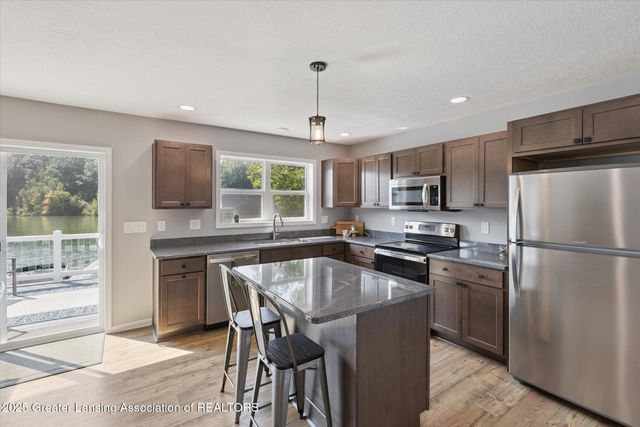 4313 Gold Dust Point, Perrinton, MI 48871