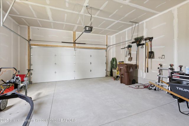 4313 Gold Dust Point, Perrinton, MI 48871