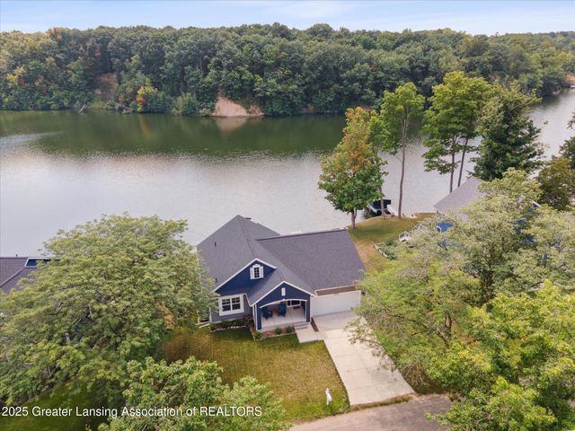 4313 Gold Dust Point, Perrinton, MI 48871