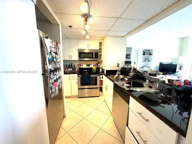 540 Brickell Key Dr 1801, Miami, FL 33131