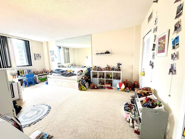 540 Brickell Key Dr 1801, Miami, FL 33131