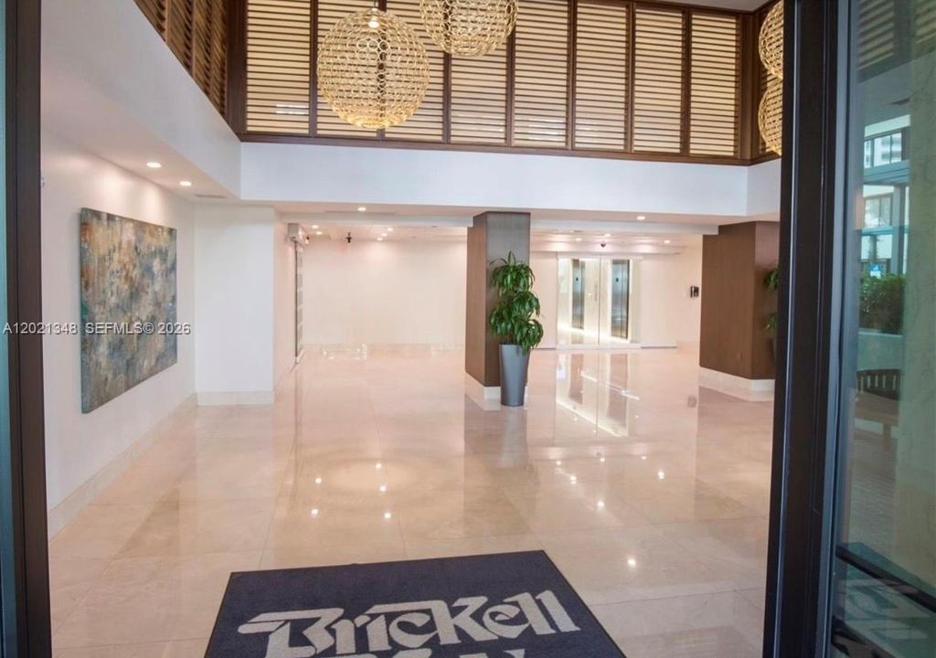 540 Brickell Key Dr 1801, Miami, FL 33131