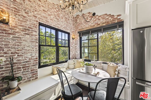 6335 Grape Place, Los Angeles, CA 90068