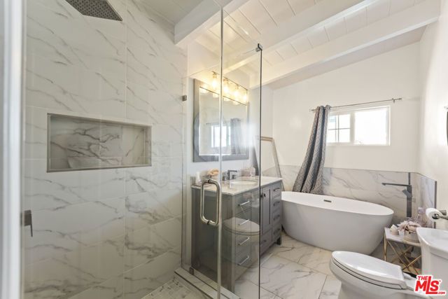 6335 Grape Place, Los Angeles, CA 90068