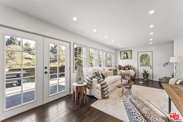 6335 Grape Place, Los Angeles, CA 90068