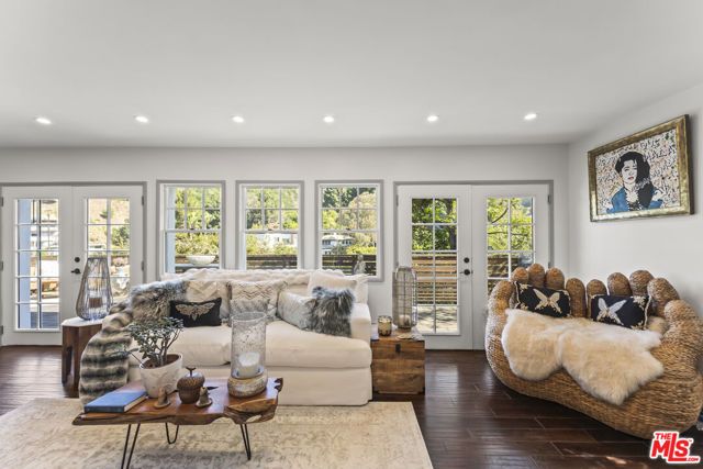 6335 Grape Place, Los Angeles, CA 90068