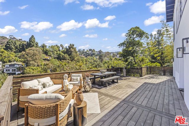 6335 Grape Place, Los Angeles, CA 90068