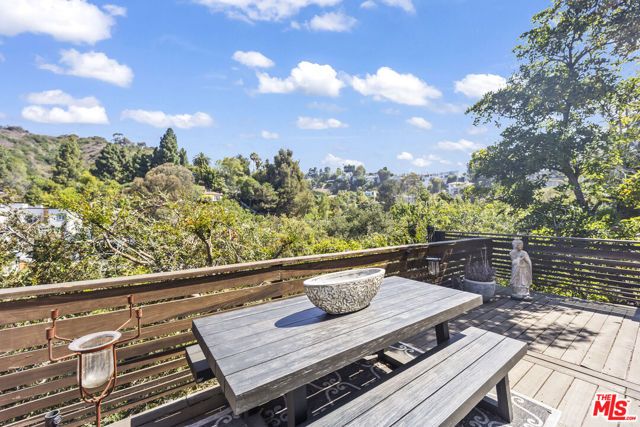6335 Grape Place, Los Angeles, CA 90068