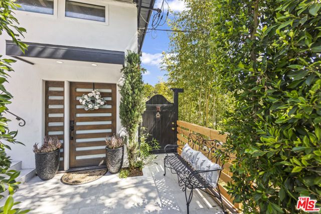 6335 Grape Place, Los Angeles, CA 90068