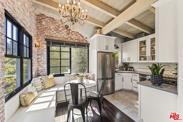 6335 Grape Place, Los Angeles, CA 90068