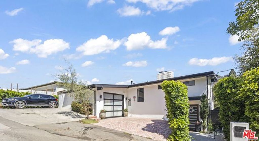 6335 Grape Place, Los Angeles, CA 90068
