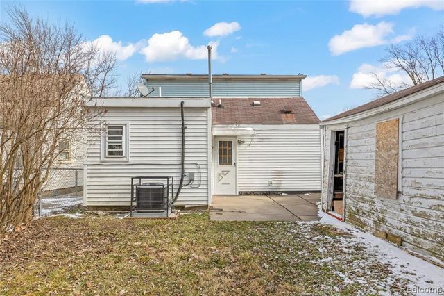 6330 Hampden Street, Taylor, MI 48180