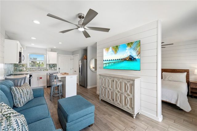 900 N Station St A2, Port Aransas, TX 78373