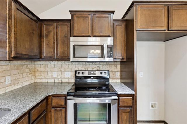 18424 Abierto Drive, Edmond, OK 73012