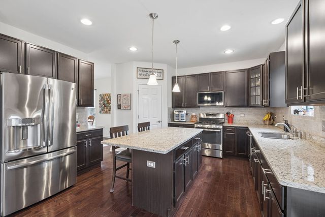903 Foxview Drive, Joliet, IL 60431