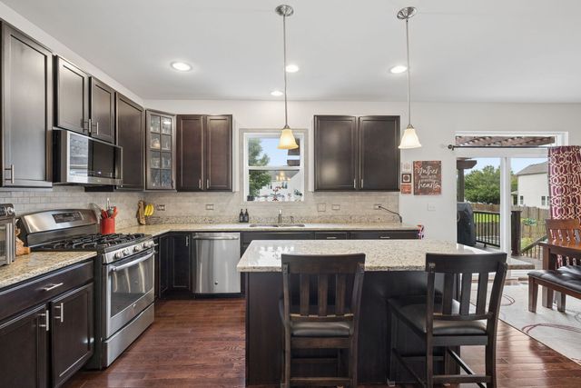 903 Foxview Drive, Joliet, IL 60431