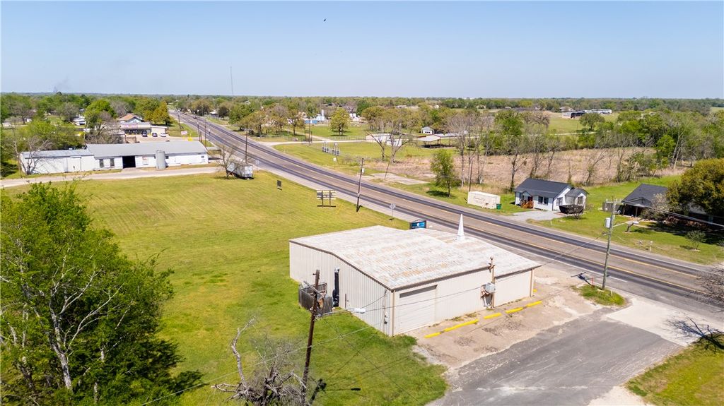601 North May Street, Madisonville, TX 77864 — exterior