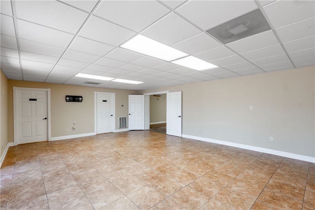 601 North May Street, Madisonville, TX 77864 — photo 2