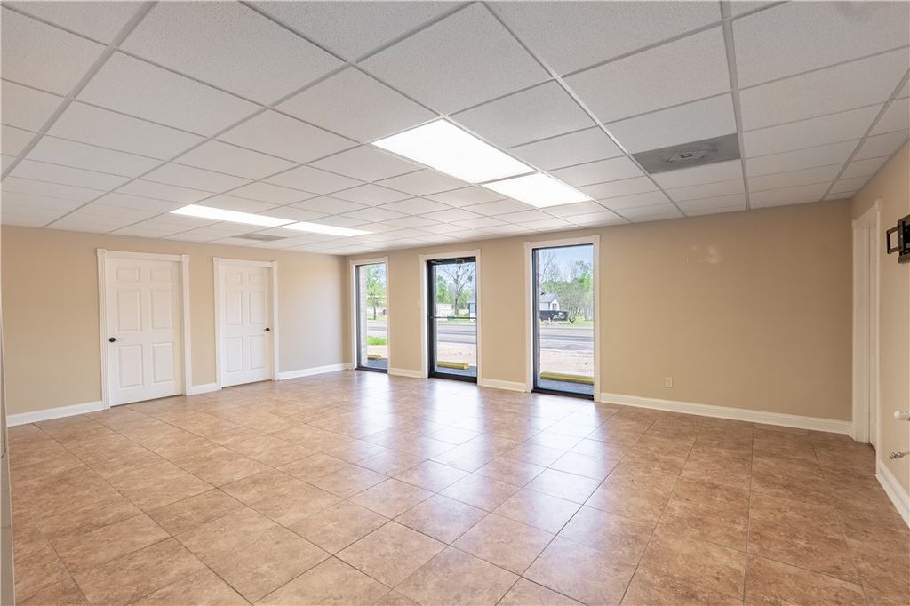 601 North May Street, Madisonville, TX 77864 — photo 4