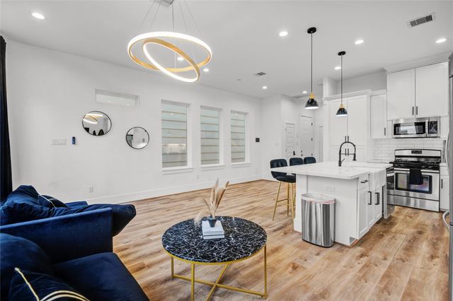 3344 Francis Street, Houston, TX 77004