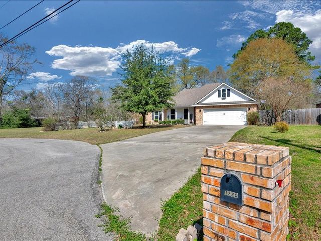1220 Parkman Street, Lufkin, TX 75901