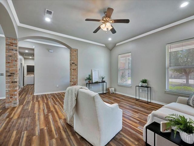 1220 Parkman Street, Lufkin, TX 75901