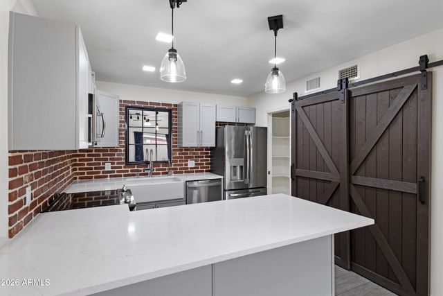 2118 E CENTER Lane 1, Tempe, AZ 85281